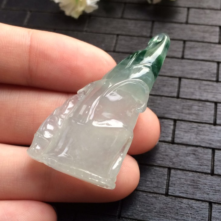 73702翡翠冰种飘花竹笋吊坠