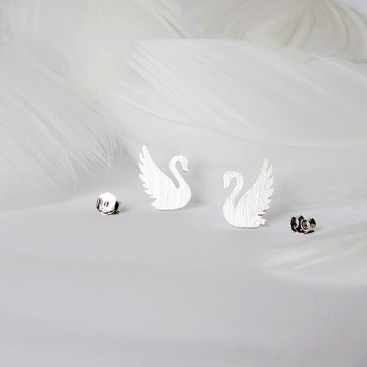  娴雅天鹅 / 925银耳钉【定制：7-15天】 ○ 箭儒工房 商品图2