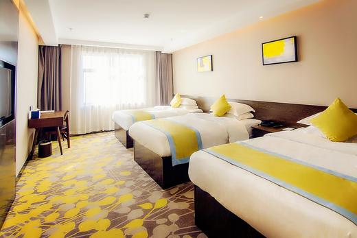 时尚海景三床房