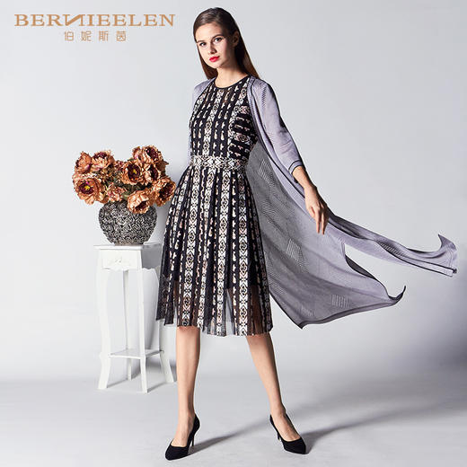 1D6831-灰色风衣--写实与抽象--《智慧之光-波斯艺术》 商品图1