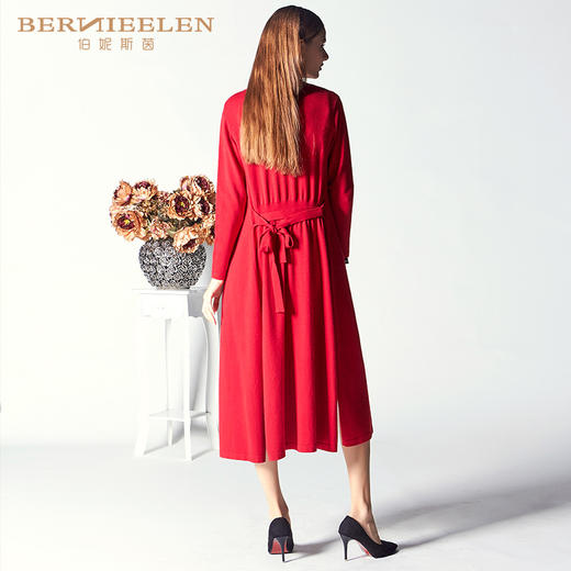 1E6812-红色绒毛衣女中长款开衫-太阳的圣树--《智慧之光--波斯艺术》 商品图3