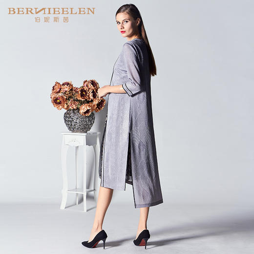 1D6831-灰色风衣--写实与抽象--《智慧之光-波斯艺术》 商品图3