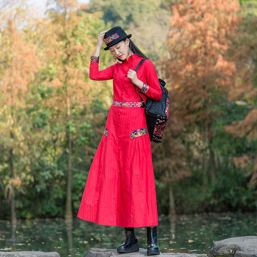 九州刺绣民族风连衣裙 | 版型修身 | 往大一个码拍 商品图0