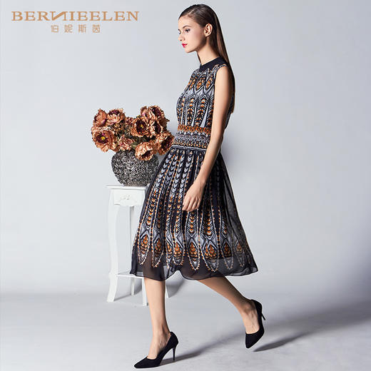 1S6832-黑色连衣裙--写实与抽象--《智慧之光-波斯艺术》 商品图2