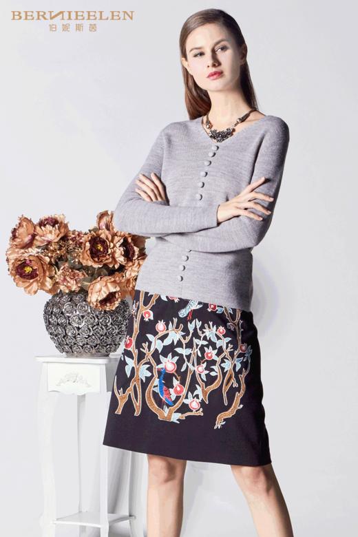 1E6811--灰色针织衫--太阳的圣树--《智慧之光--波斯艺术》 商品图5