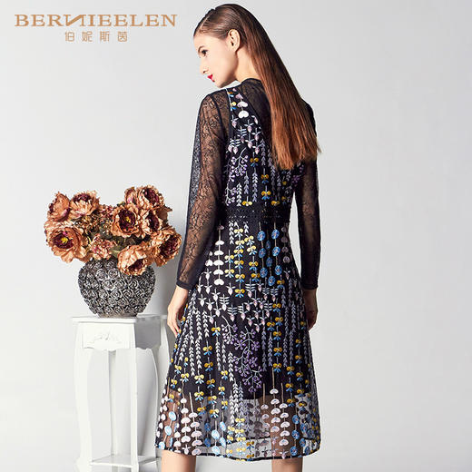 1S6835-黑色连衣裙--写实与抽象--《智慧之光-波斯艺术》 商品图2