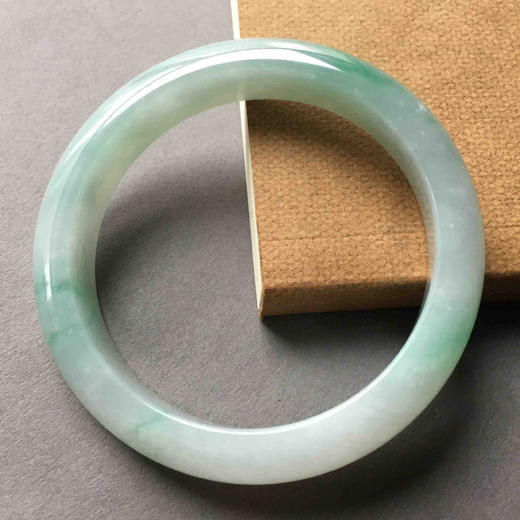 细糯种飘阳绿翡翠手镯56 商品图3