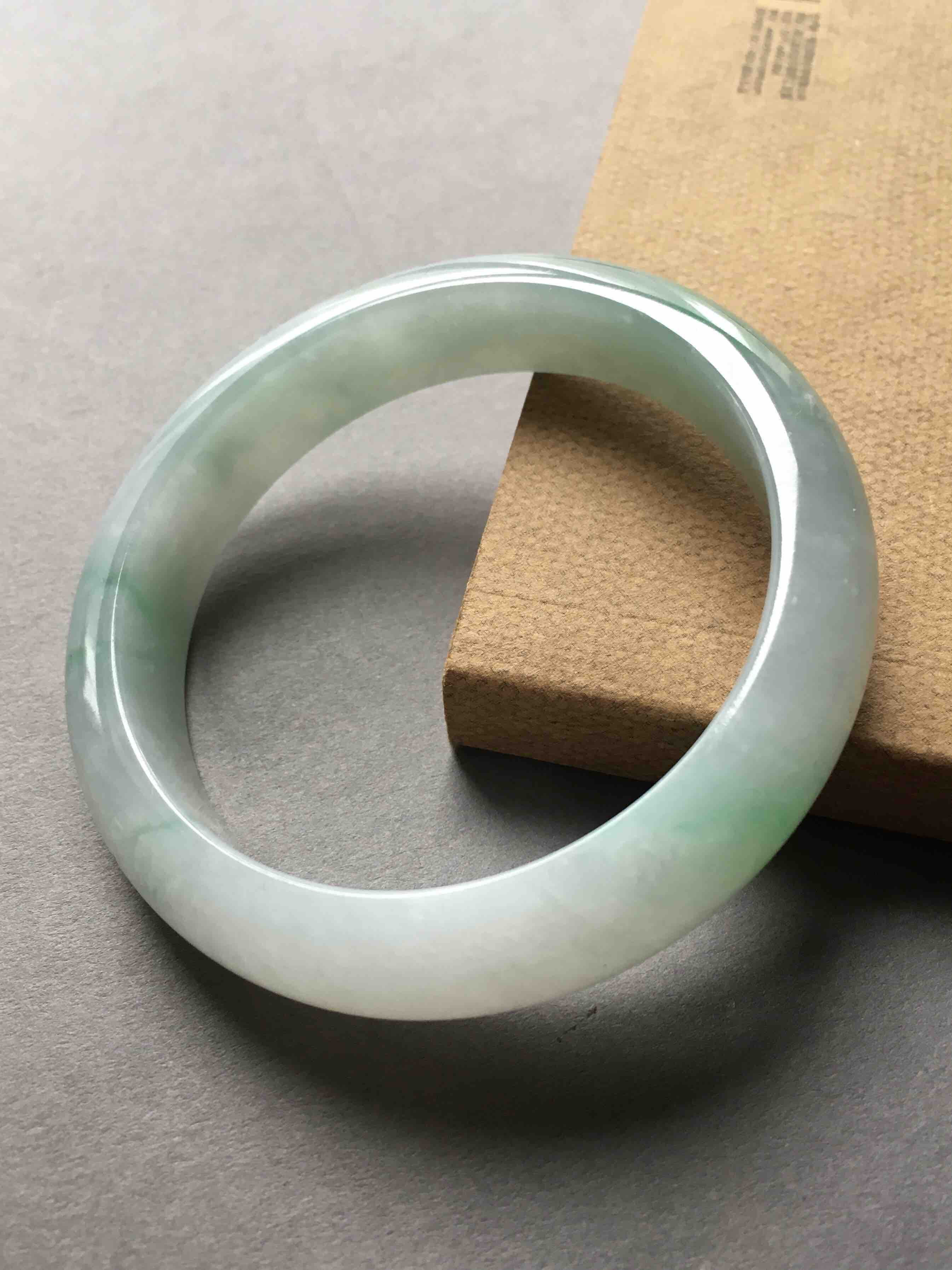 细糯种飘阳绿翡翠手镯56