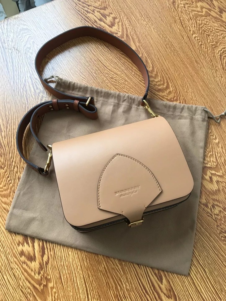 独家好货!bur纯原宝珍 带狗1w  最新款萨奇尔走秀款斜背包