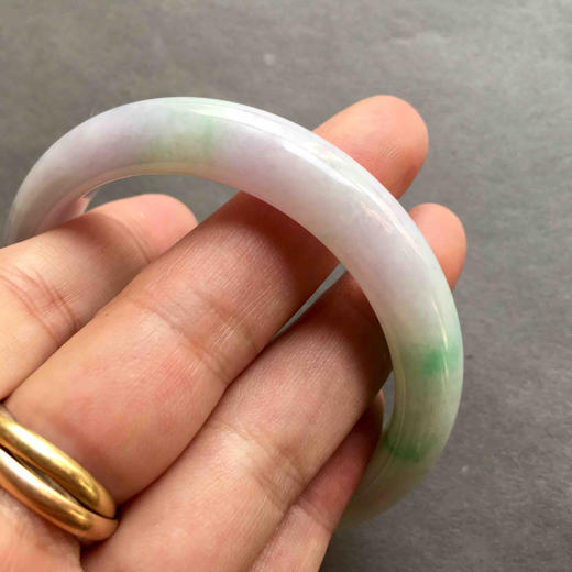 春带彩的翡翠手镯，糯种紫罗兰加阳绿56 商品图6