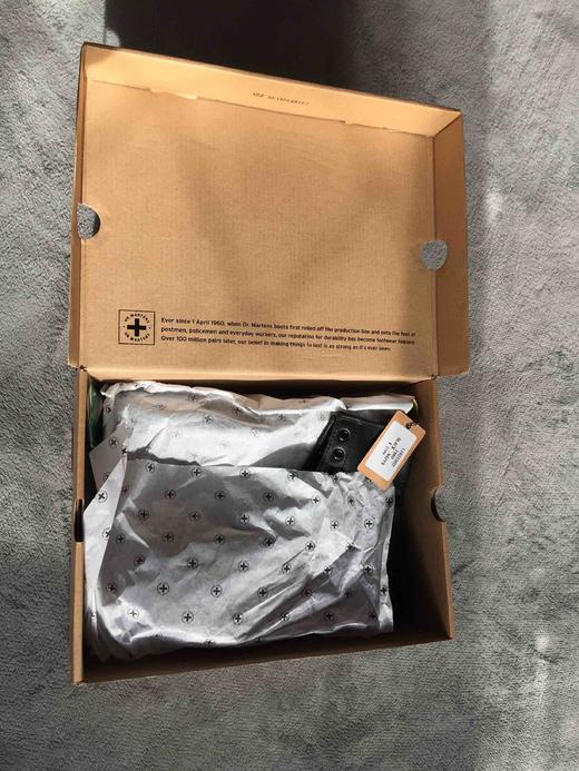 头层牛皮软皮8孔经典 马丁  男女情侣款靴子 商品图7