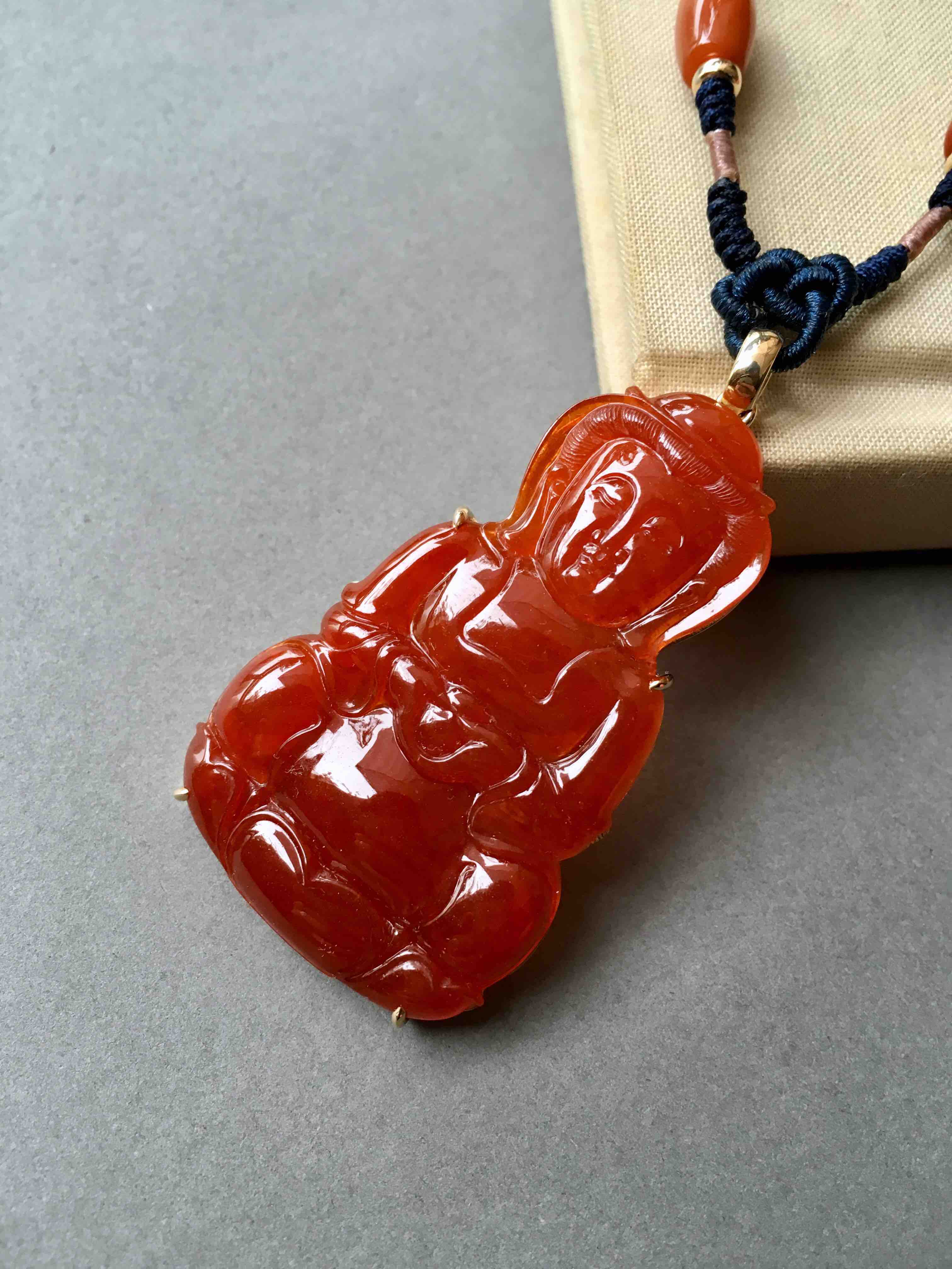 收藏级别的翡翠红翡观音18k黄金镶嵌