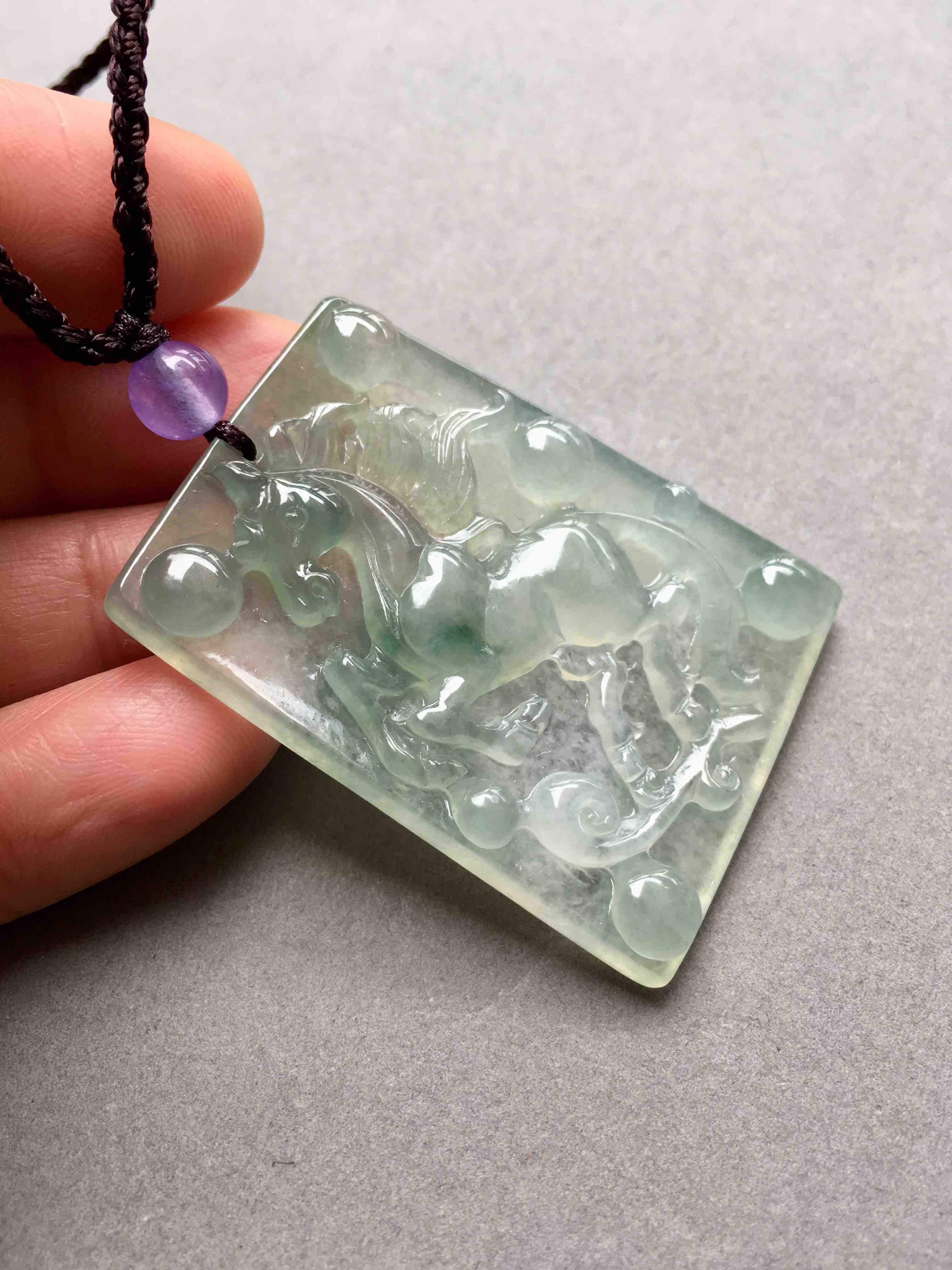 冰种飘花翡翠马牌