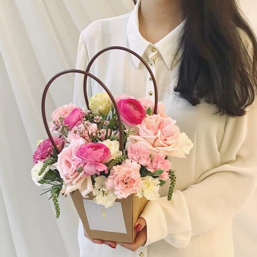2018女神节轻盈精巧鲜花小提篮
