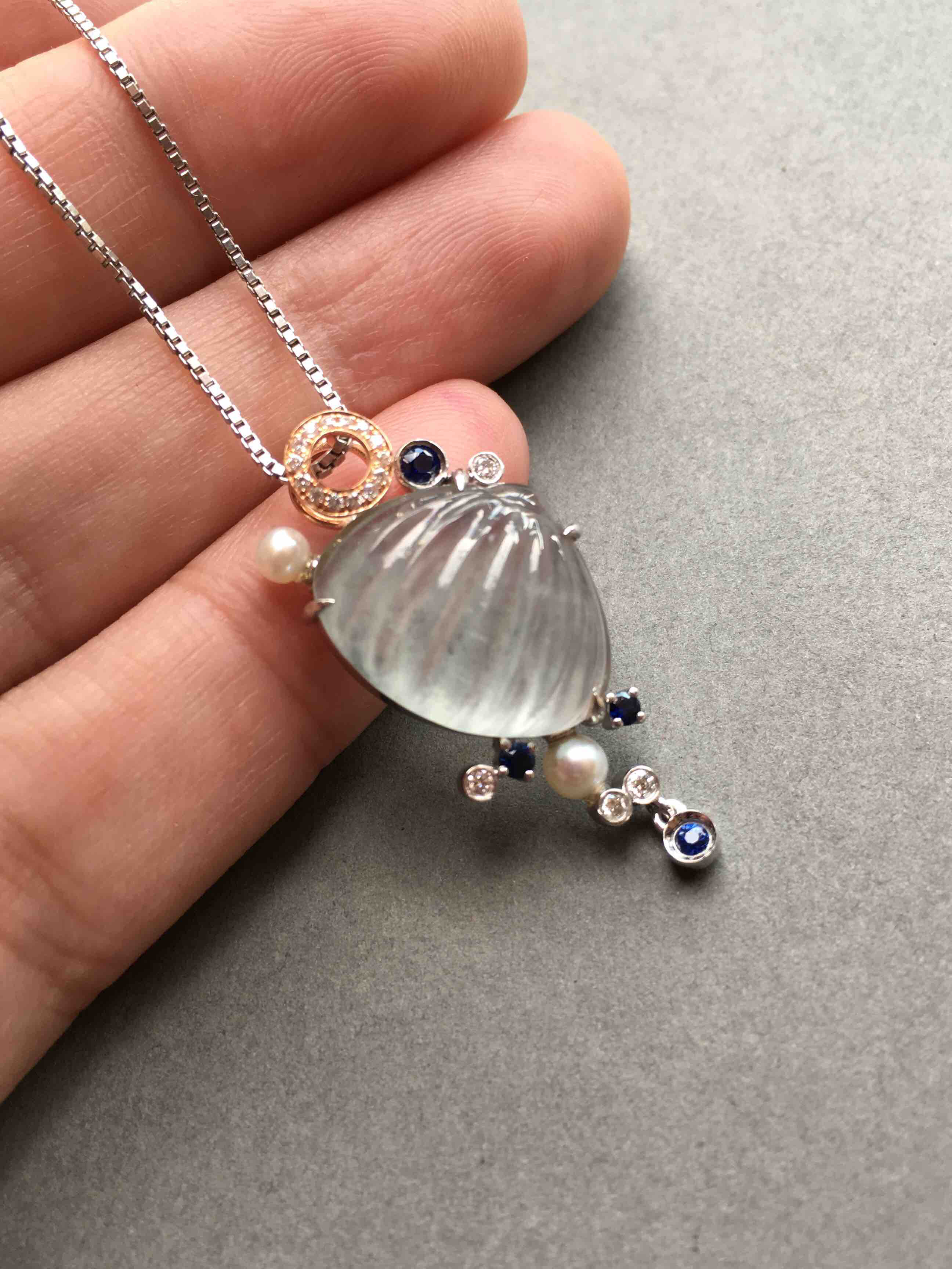 高冰种翡翠贝壳18k白金钻石镶嵌