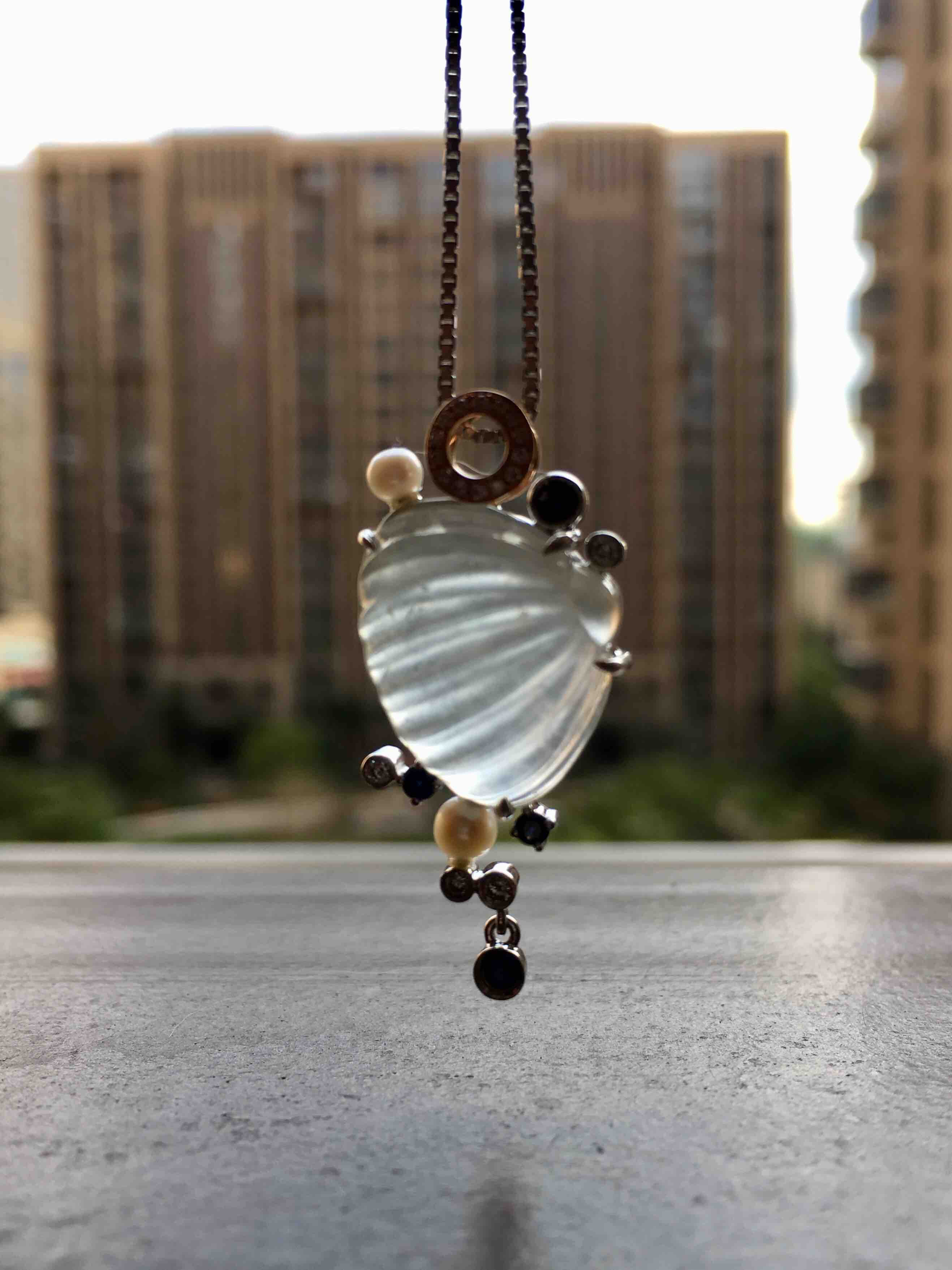 高冰种翡翠贝壳18k白金钻石镶嵌