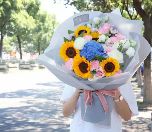 3 8女神节花款 花束篇 向阳花开 花姐花艺 我们只是爱的传递者