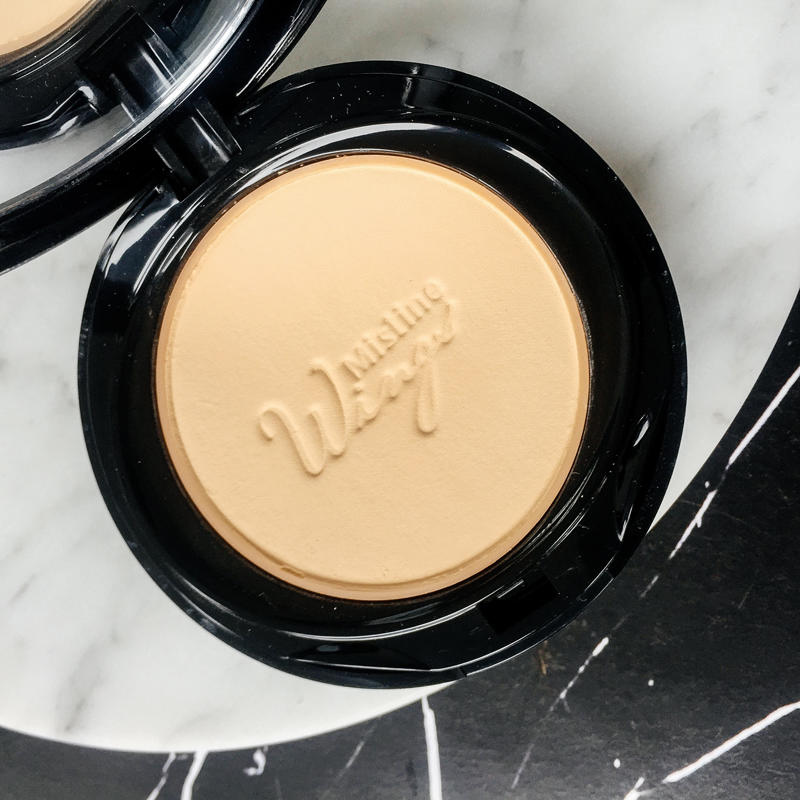 泰国mistine蜜丝婷羽翼粉饼10g/盒 wings羽翼持久定妆遮瑕防水控油