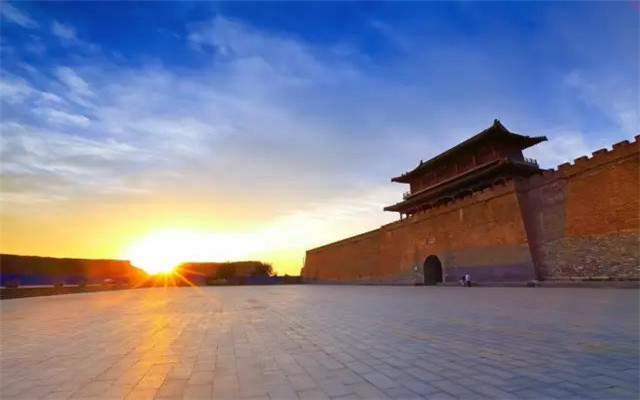 走进央视春晚印象正定古城 红崖谷悬空铁索玻璃栈道