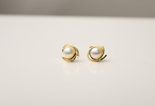 Pearl moments 星轨扁圆珠珍珠耳钉 商品图1