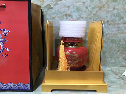 【至尊】瓷罐单罐 半斤装 一套50元（本产品为包装盒） 商品图1