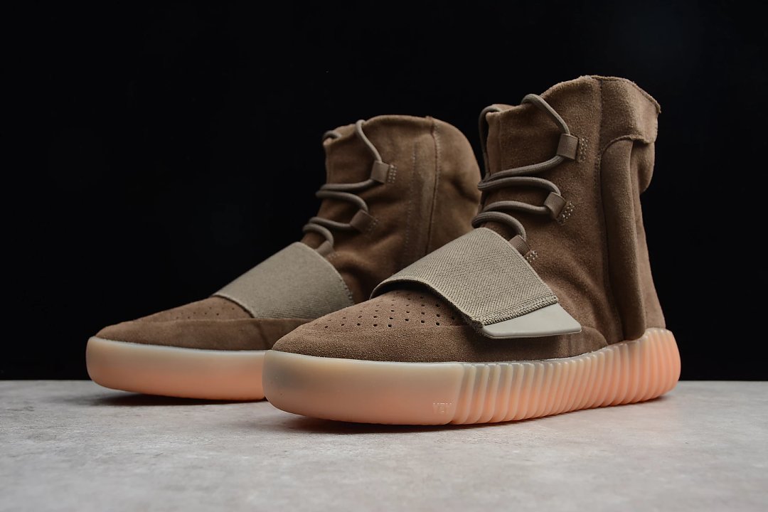 yeezy 750 棕 货号by2456 男女款