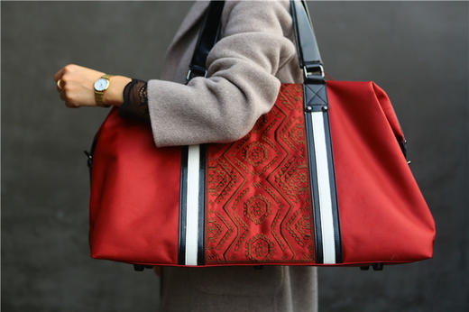 山谷居民原创品牌苗绣公文包——雅毕基 商品图3