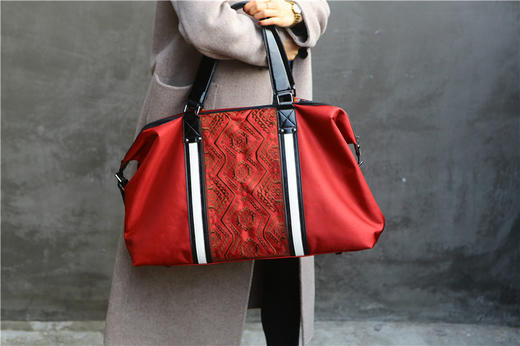 山谷居民原创品牌苗绣公文包——雅毕基 商品图1