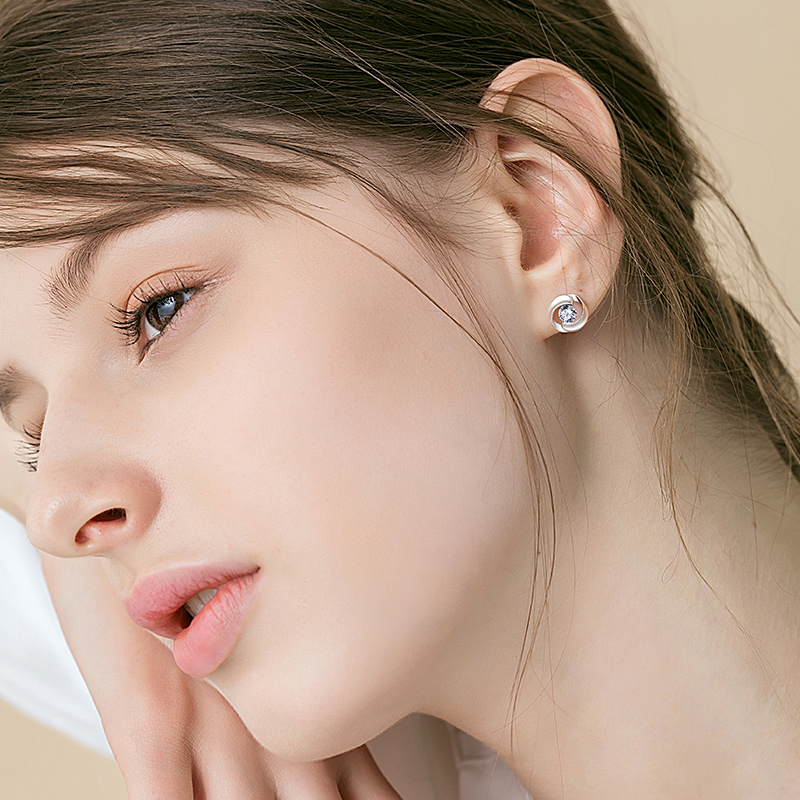 winy唯一 新款足银耳钉女个性小巧设计气质感耳环镶嵌宝石网红耳饰寓意礼物