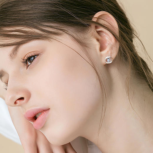 winy唯一 新款足银耳钉女个性小巧设计气质感耳环镶嵌宝石网红耳饰寓意礼物 商品图0