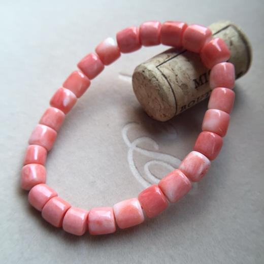 d45462莫莫粉珊瑚桶珠手串
