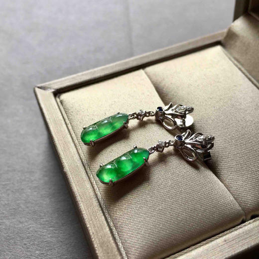 高冰种阳绿福豆耳坠18k白金钻石镶嵌 商品图1