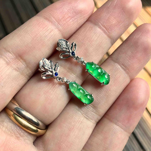 高冰种阳绿福豆耳坠18k白金钻石镶嵌 商品图10