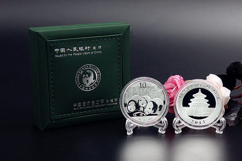 2013版1盎司熊猫银币
