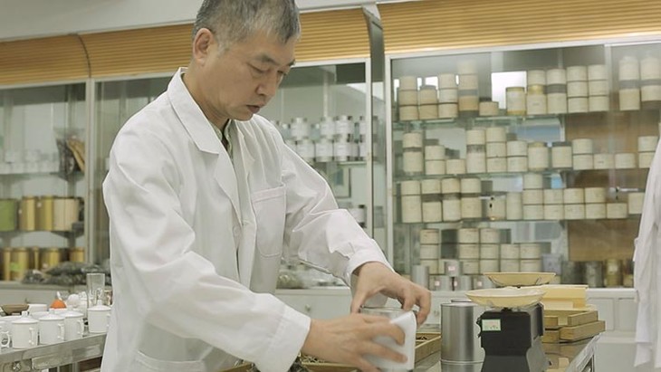 茶香记 鼎名甲午珍藏寿眉饼 非遗传承人 林飞应 福鼎白茶2014年