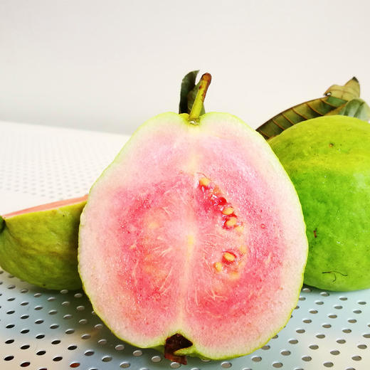 b红心芭乐红心番石榴