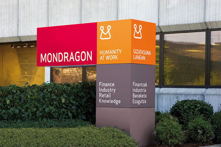 5700张国外优秀景观导视系统设计参考案例精选 - 设计意向图