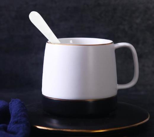 【水杯】。陶瓷欧式咖啡杯碟白领小奢华水杯简约复古办公室描金带勺杯子 商品图1