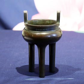 高脚冲耳香炉