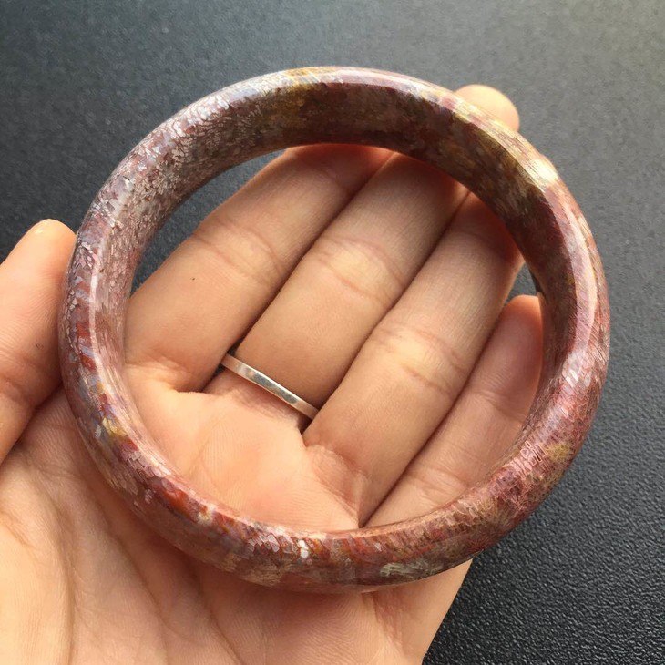 【45843】印尼珊瑚玉凤尾纹手镯