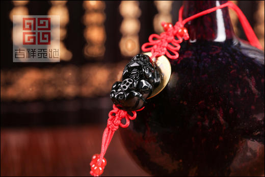 吉祥天地    天然黑曜石踏钱貔貅 商品图1
