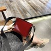 【服饰鞋包】。新款韩版漆皮女包单肩斜挎手提包精致时尚水桶包 商品缩略图3