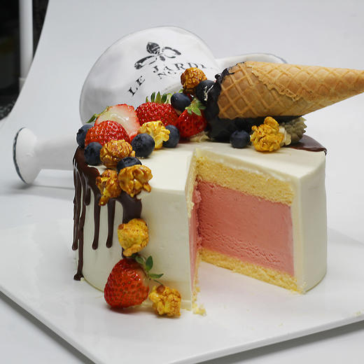 草莓冰激凌蛋糕（ 需提前一天预订） 商品图3