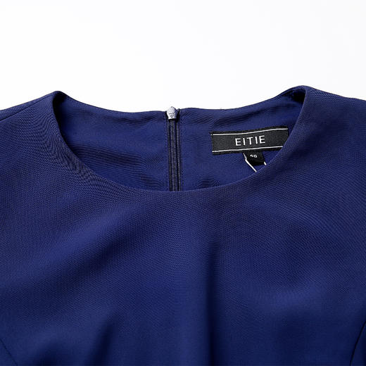 EITIE爱特爱女装秋款时尚简约修身镂空收腰短款包臀一步裙连衣裙 商品图3