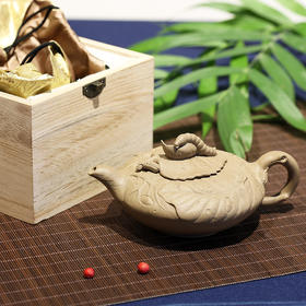 桑蚕壶（何挺初先生作）