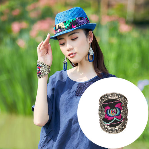 浮罗记系列——万福苗银老绣手镯 | 现货支持七天无理由退换货 有运费险 商品图0