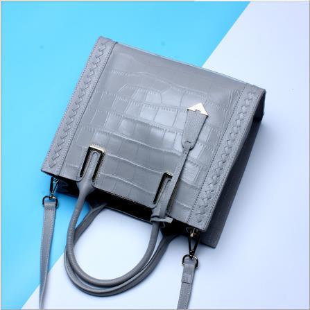 【服饰鞋包】。头层牛皮女士手提包简约时尚 单肩斜挎包 商品图9