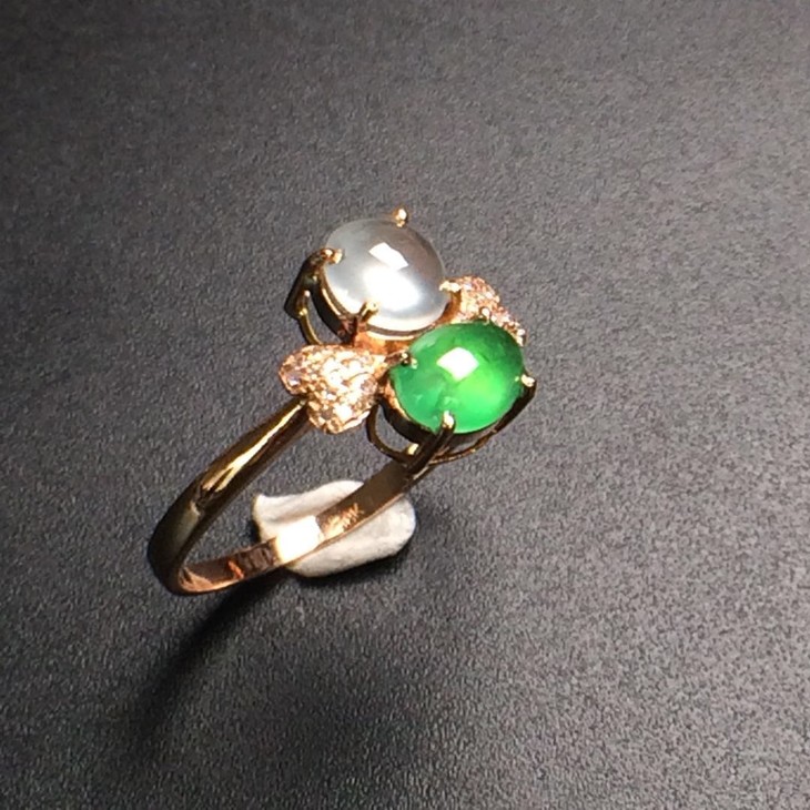 80385翡翠冰种双色蛋面戒指
