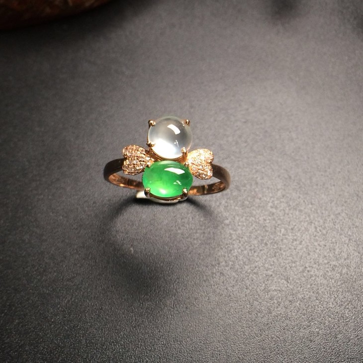 80385翡翠冰种双色蛋面戒指