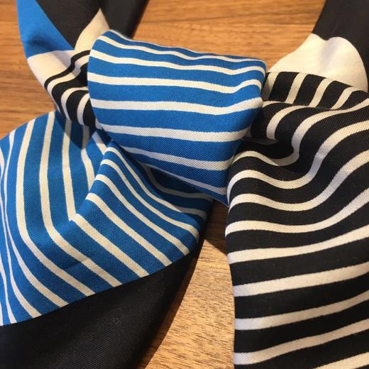 LACOSTE品牌 桑蚕丝绵印花方巾（外贸原单） 商品图5